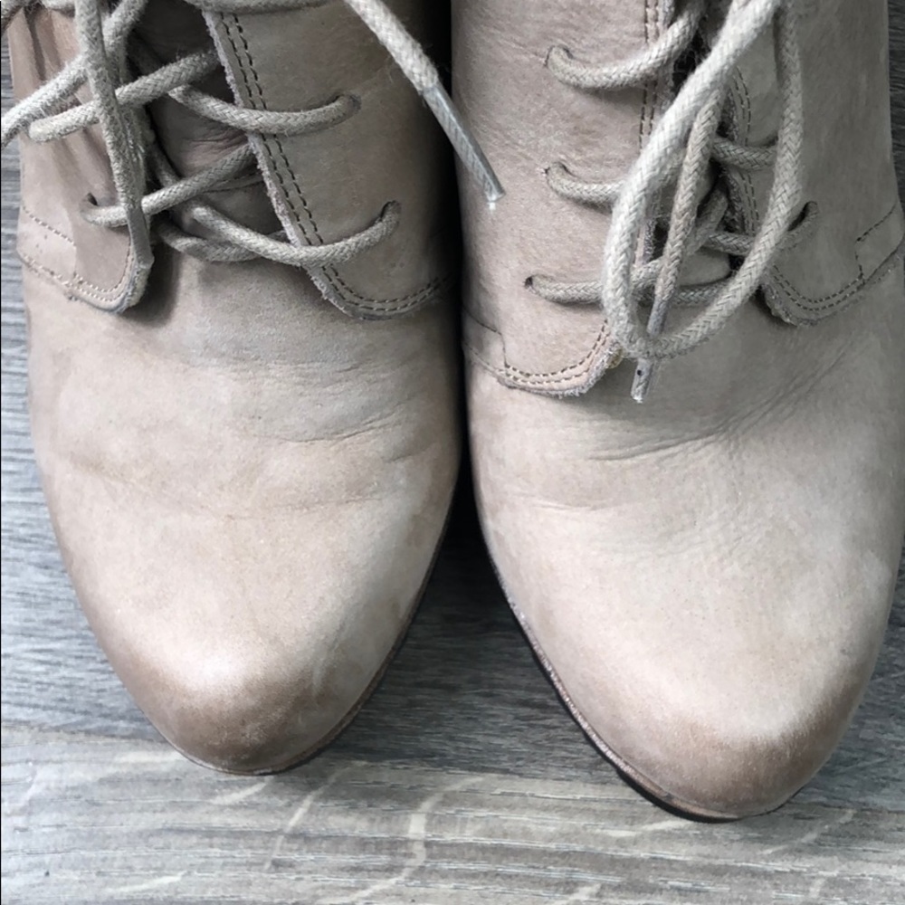 Nordstrom Caslon Leather Suede Wedge Bootie Fleece Trim Ivory Cream 8 - Picture 5 of 14